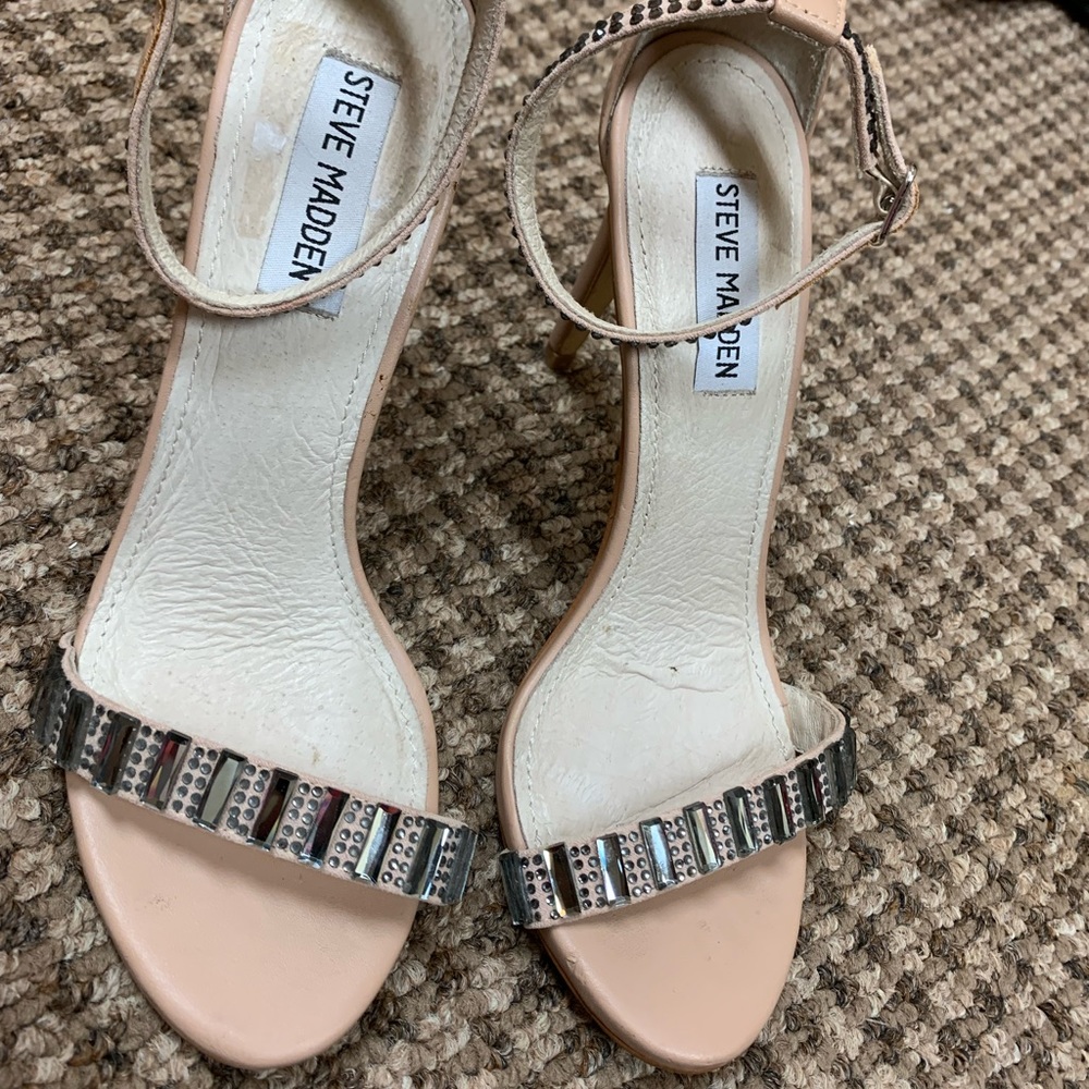 Steve Madden Beautiful heeled shoes with Crystals ankle strap